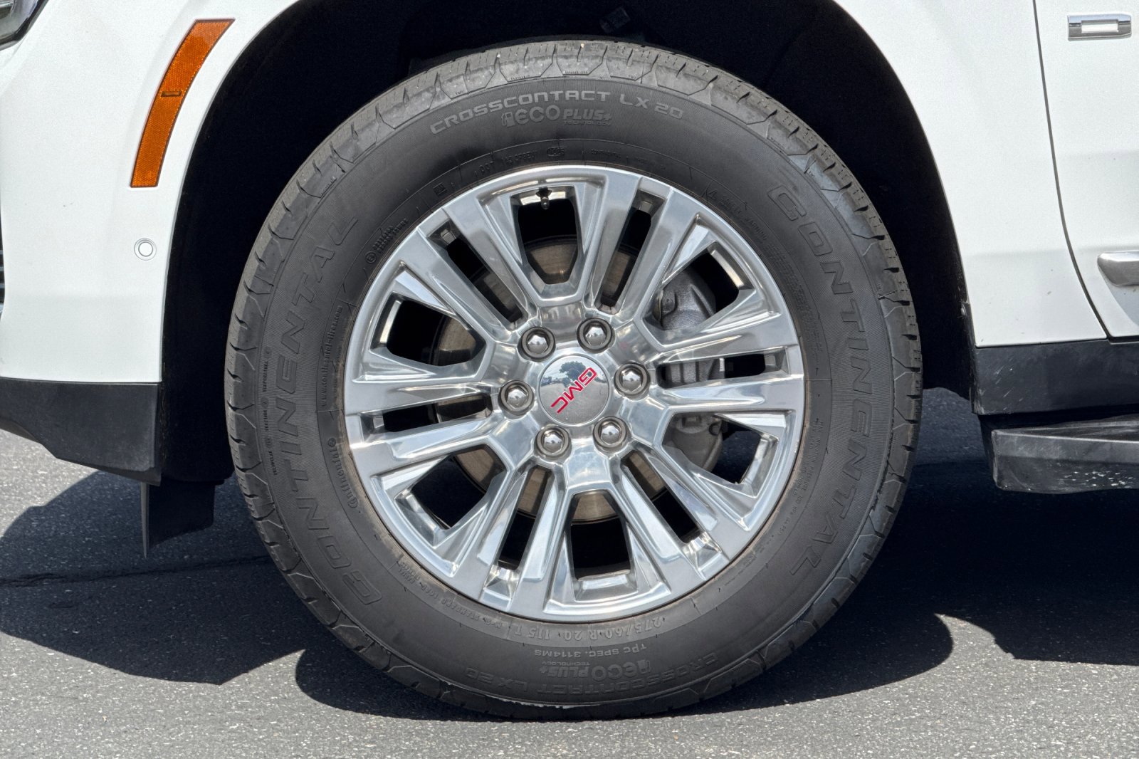 Used 2025 GMC Yukon Denali AWD/4WD image 39