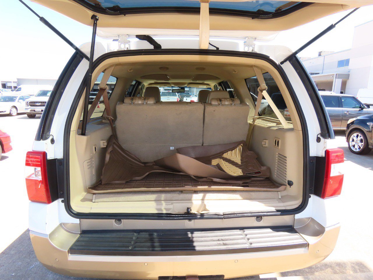 Used 2013 Ford Expedition EL XLT image 14