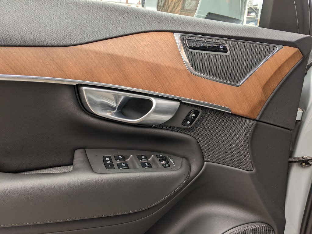 Certified 2024 Volvo XC90 T8 Plus w/ Protection Package Premier image 10