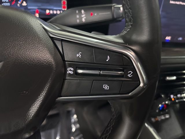 Used 2025 Chevrolet Suburban Z71 image 14