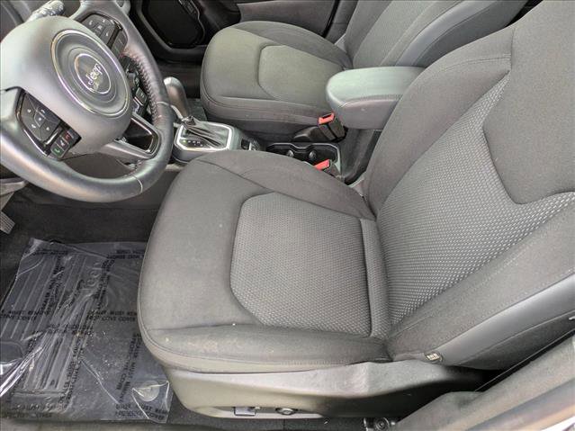 Used 2020 Jeep Renegade Altitude AWD/4WD image 11
