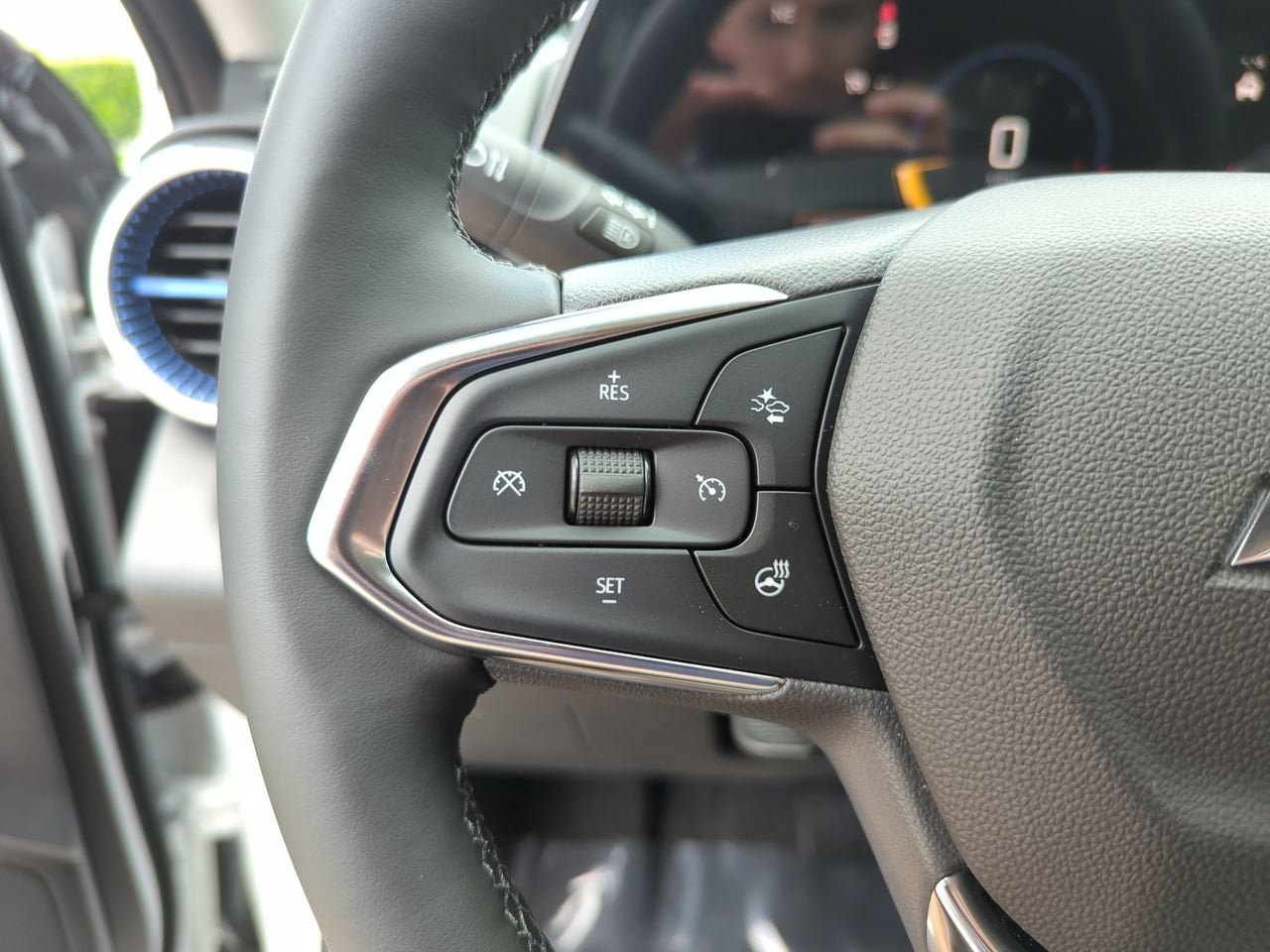 New 2026 Chevrolet Trax LT w/ LT Convenience Package FWD image 11