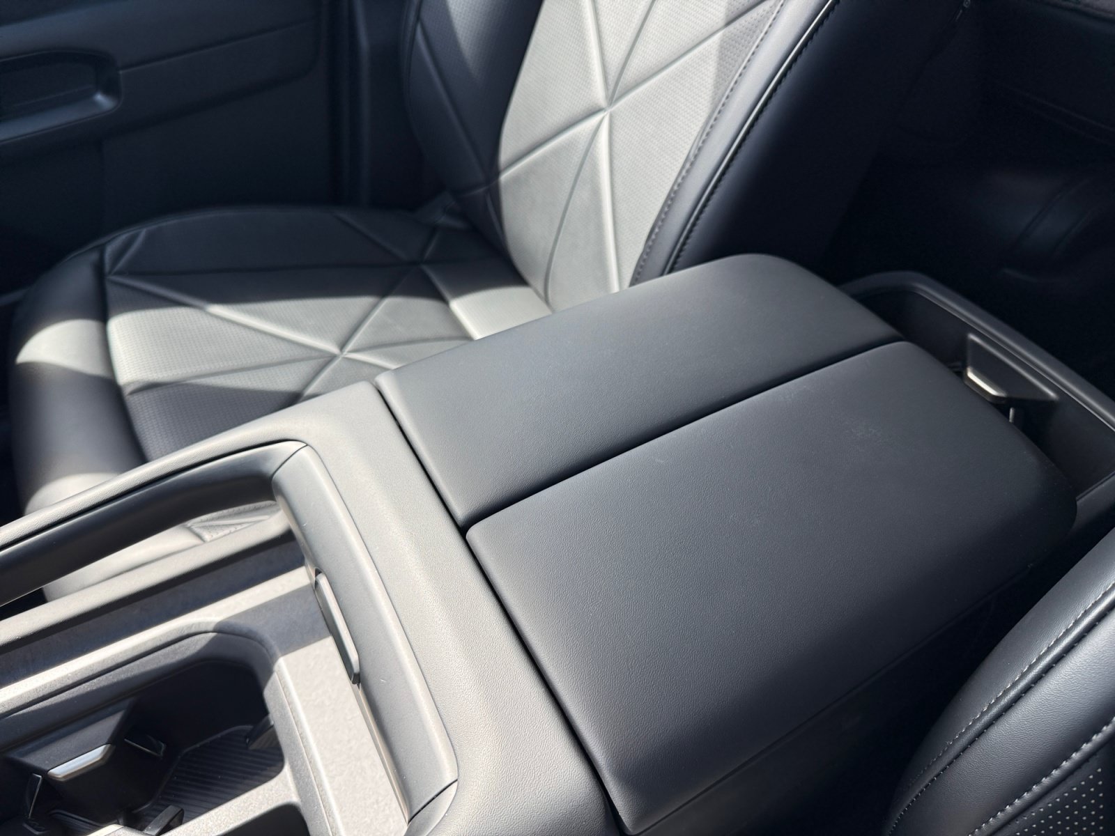 New 2027 Kia Telluride SX w/ Towing Package FWD image 14
