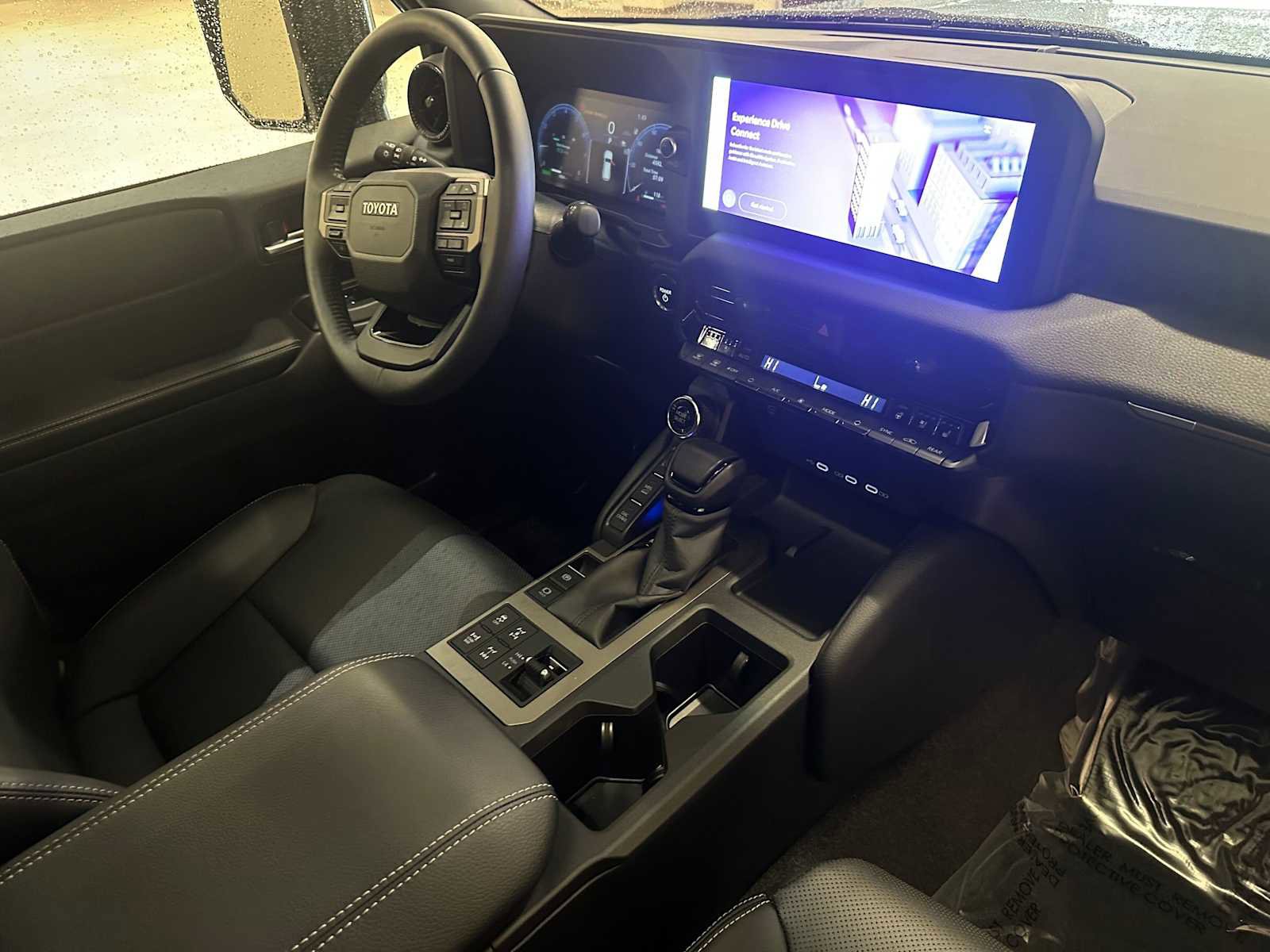 Certified 2025 Toyota Land Cruiser image 31