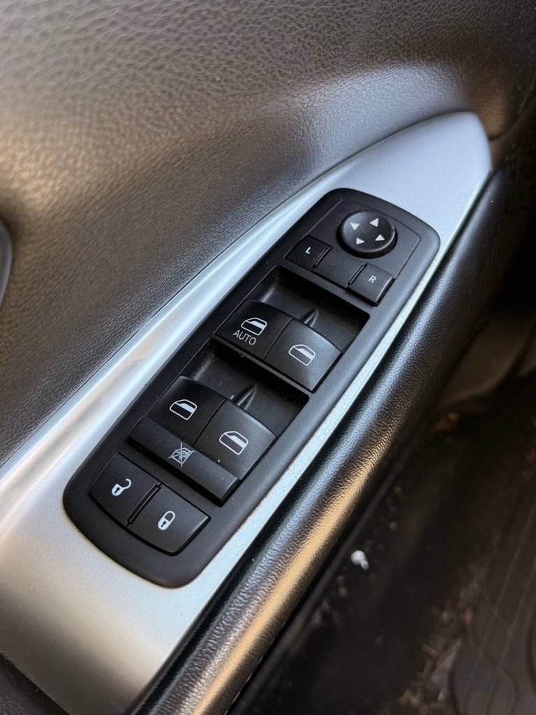 Used 2015 Dodge Journey American Value Package w/ Flexible Seating Group FWD image 16