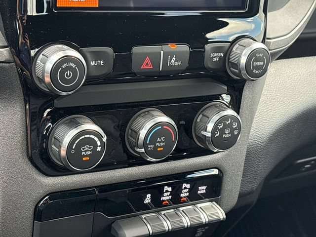 Used 2026 RAM 1500 Warlock AWD/4WD image 36