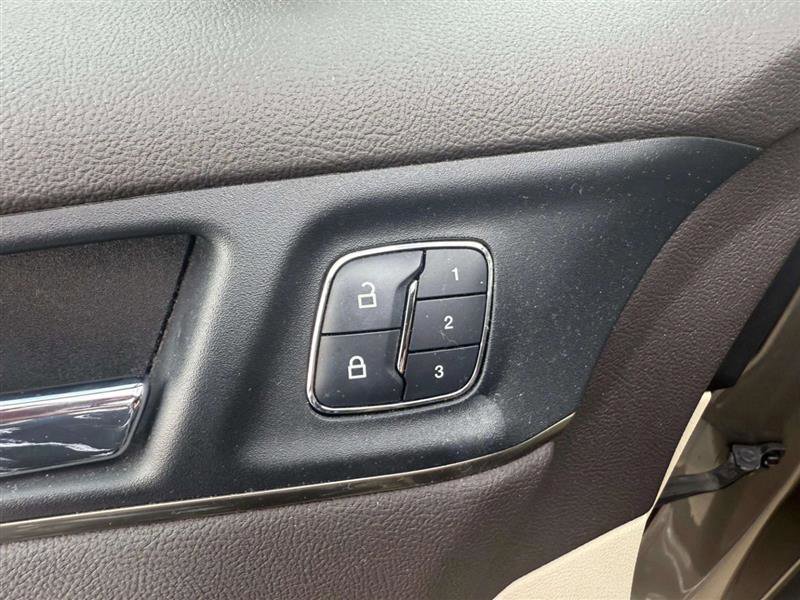 Used 2016 Lincoln MKC Reserve w/ Lincoln MKC Climate Package image 33