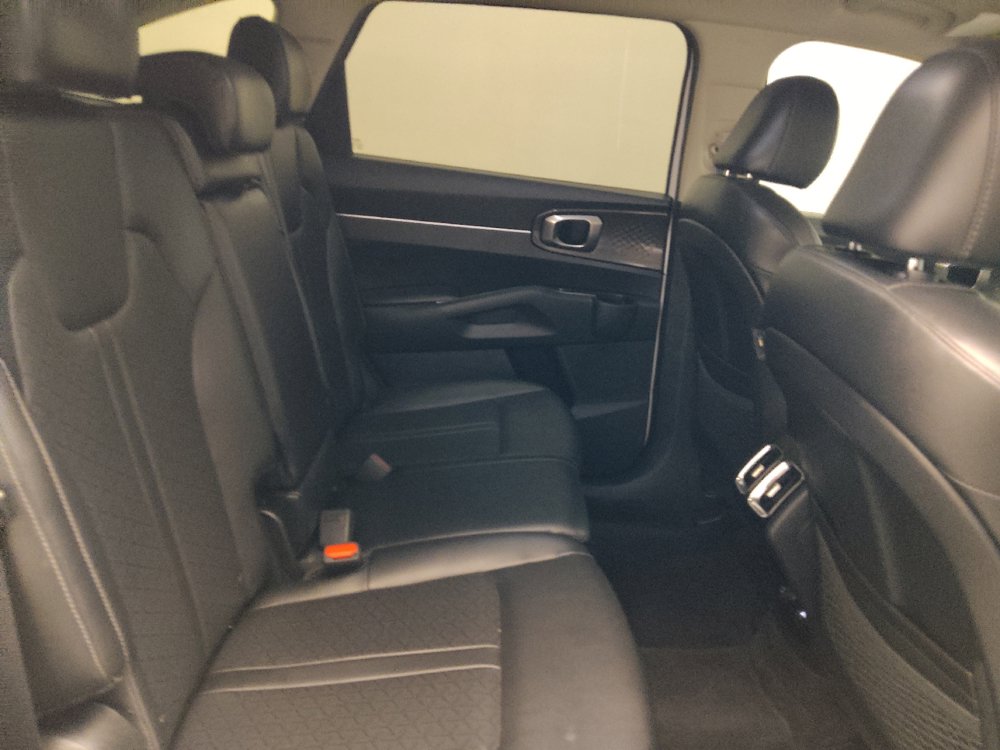 Used 2023 Kia Sorento S FWD image 19