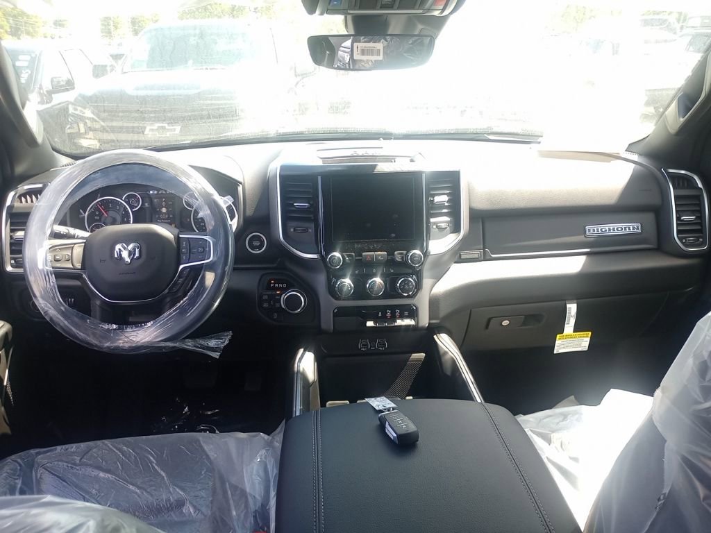 New 2026 RAM 1500 4x4 Crew Cab image 12