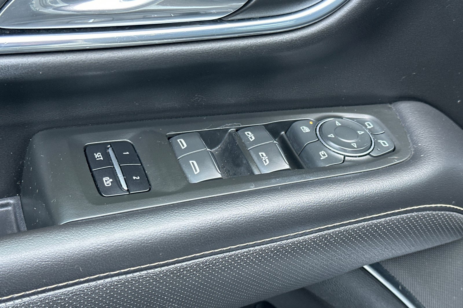 Used 2022 Chevrolet Suburban Premier image 12