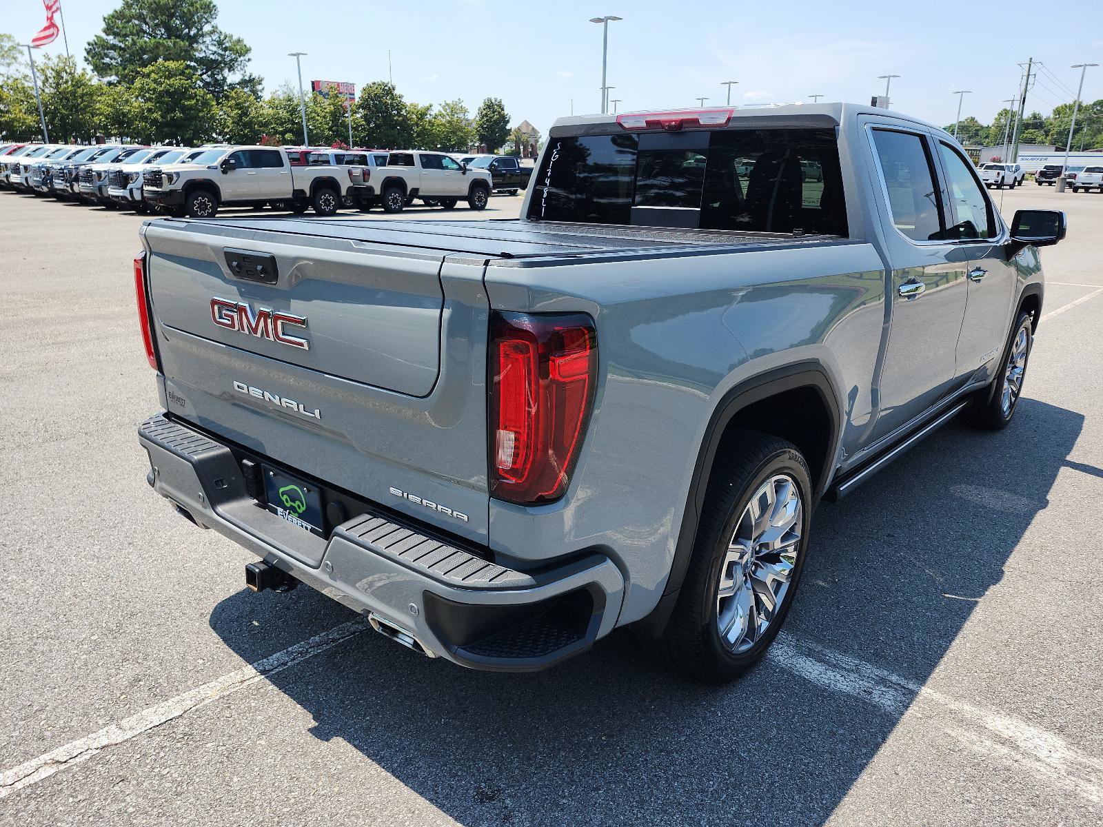 Certified 2025 GMC Sierra 1500 Denali w/ Denali Reserve Package AWD/4WD image 3