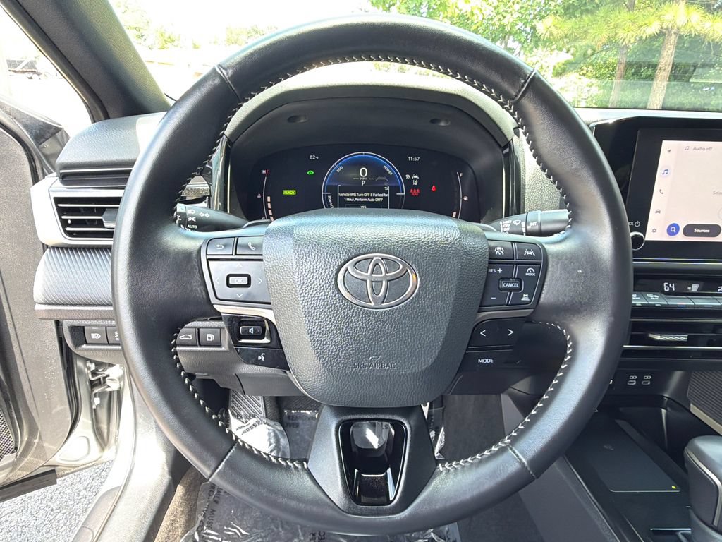 Used 2025 Toyota Camry SE w/ Convenience Package FWD image 24