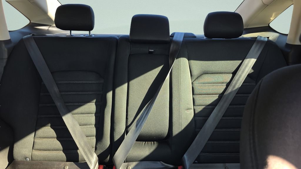 Used 2015 Ford Fusion SE FWD image 13