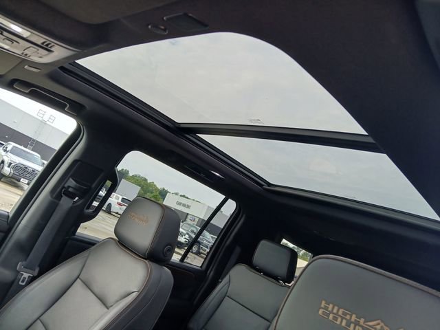 Certified 2023 Chevrolet Suburban High Country image 30