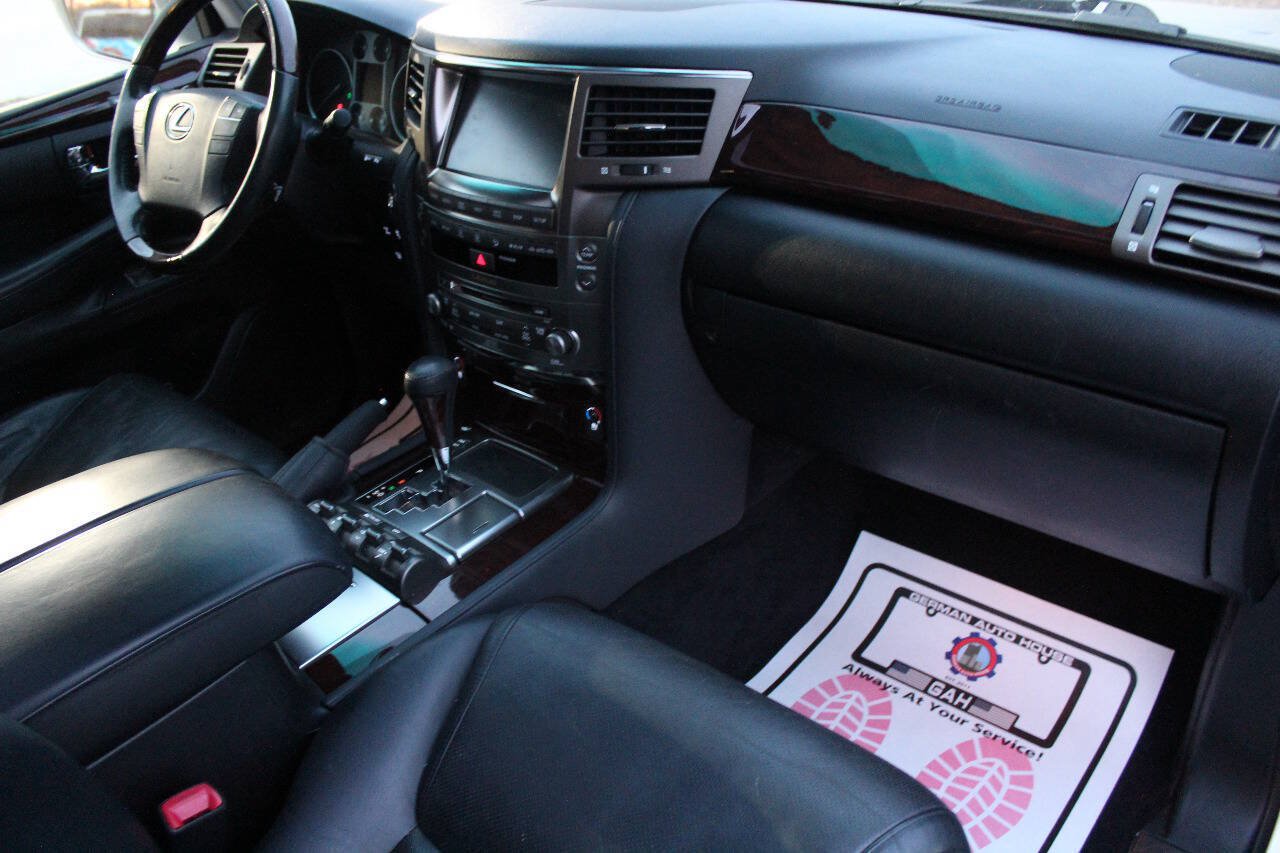 Used 2011 Lexus LX 570 4WD w/ Luxury Pkg image 28