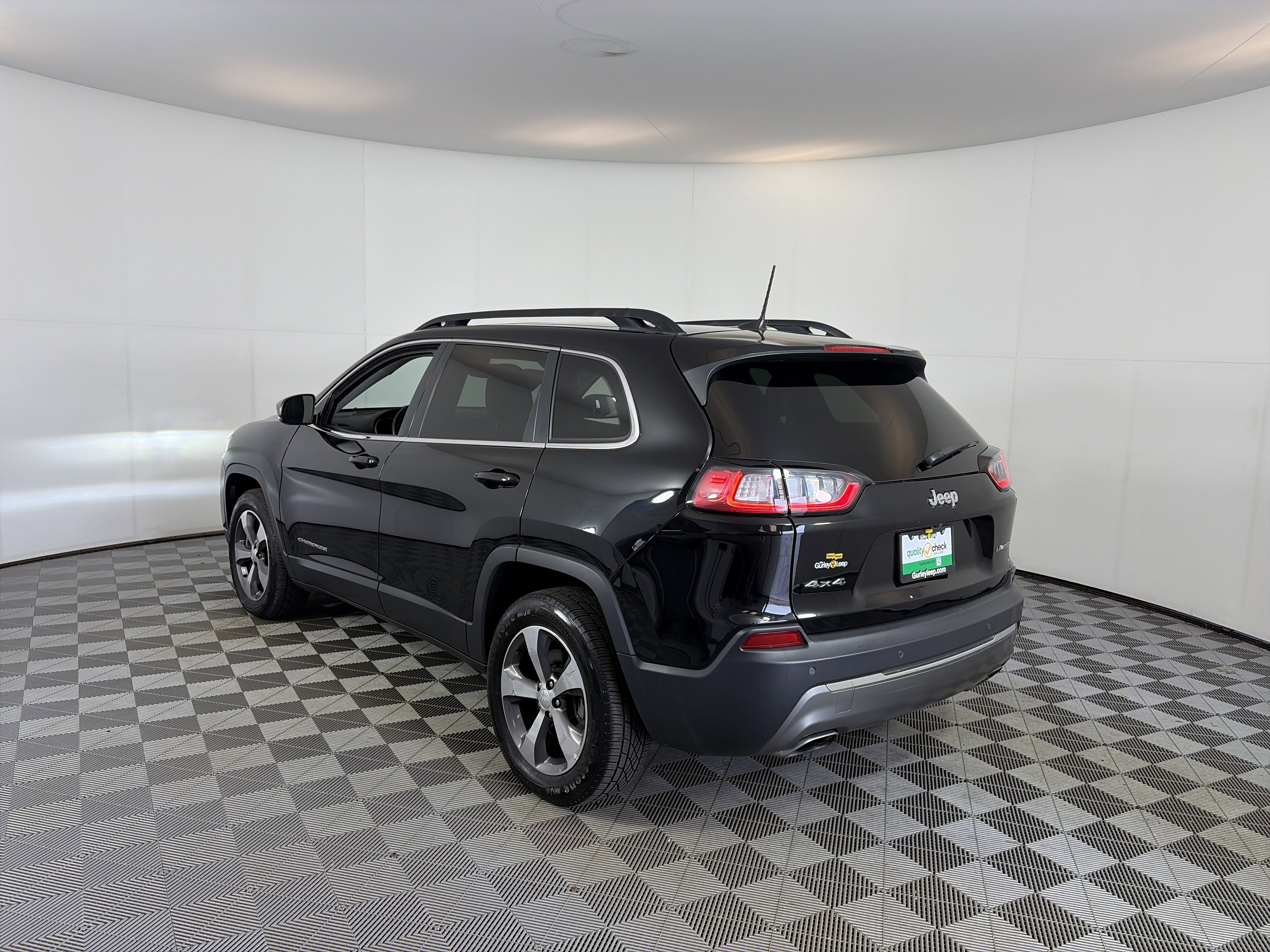 Used 2020 Jeep Cherokee Limited AWD/4WD image 8