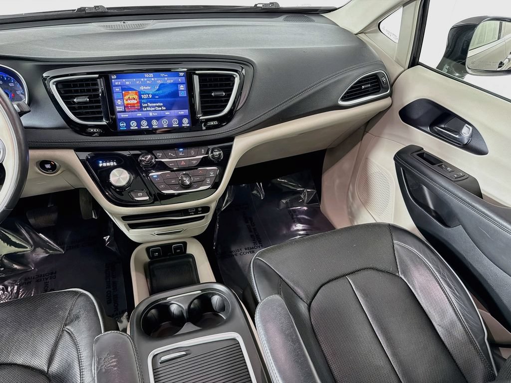 Used 2020 Chrysler Pacifica Limited w/ Advanced Safetytec Group FWD image 24