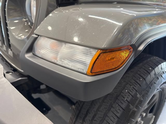 Used 2021 Jeep Gladiator Sport AWD/4WD image 13