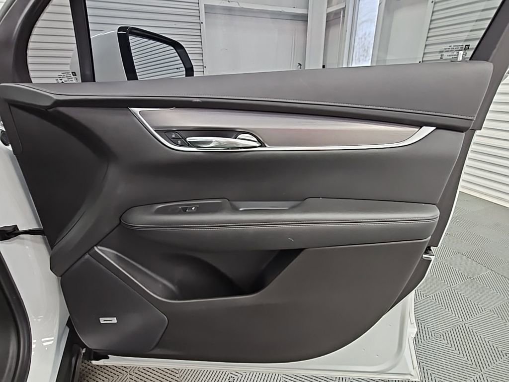Used 2023 Cadillac XT6 Luxury image 43