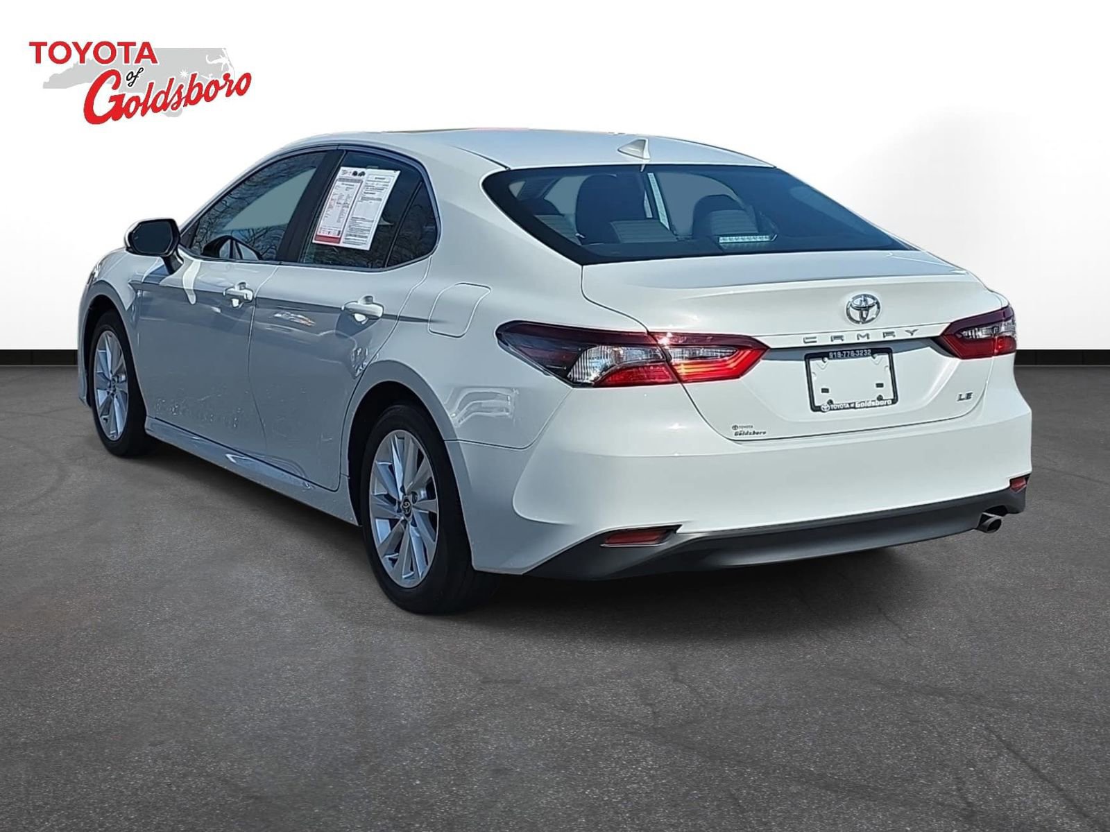 Used 2024 Toyota Camry LE w/ Convenience Package image 7