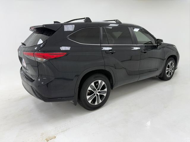 Used 2023 Toyota Highlander XLE FWD image 41
