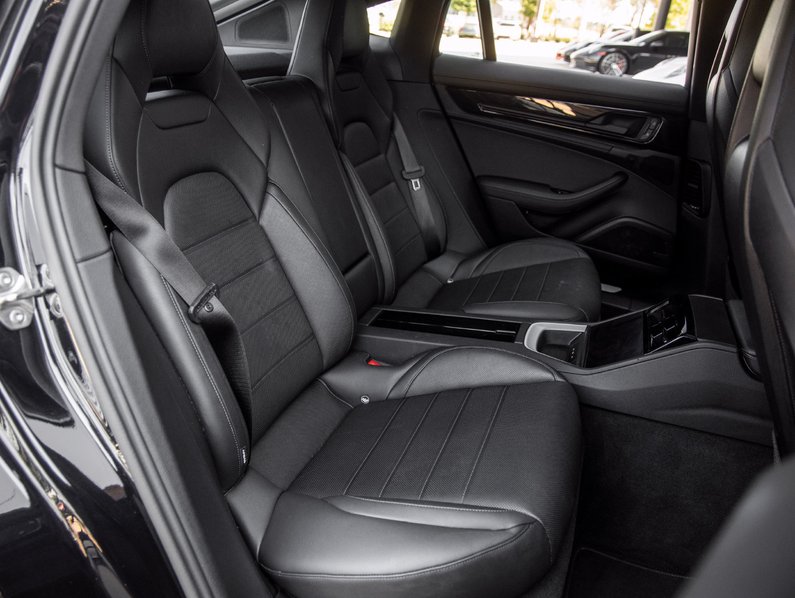 Certified 2025 Porsche Panamera image 39