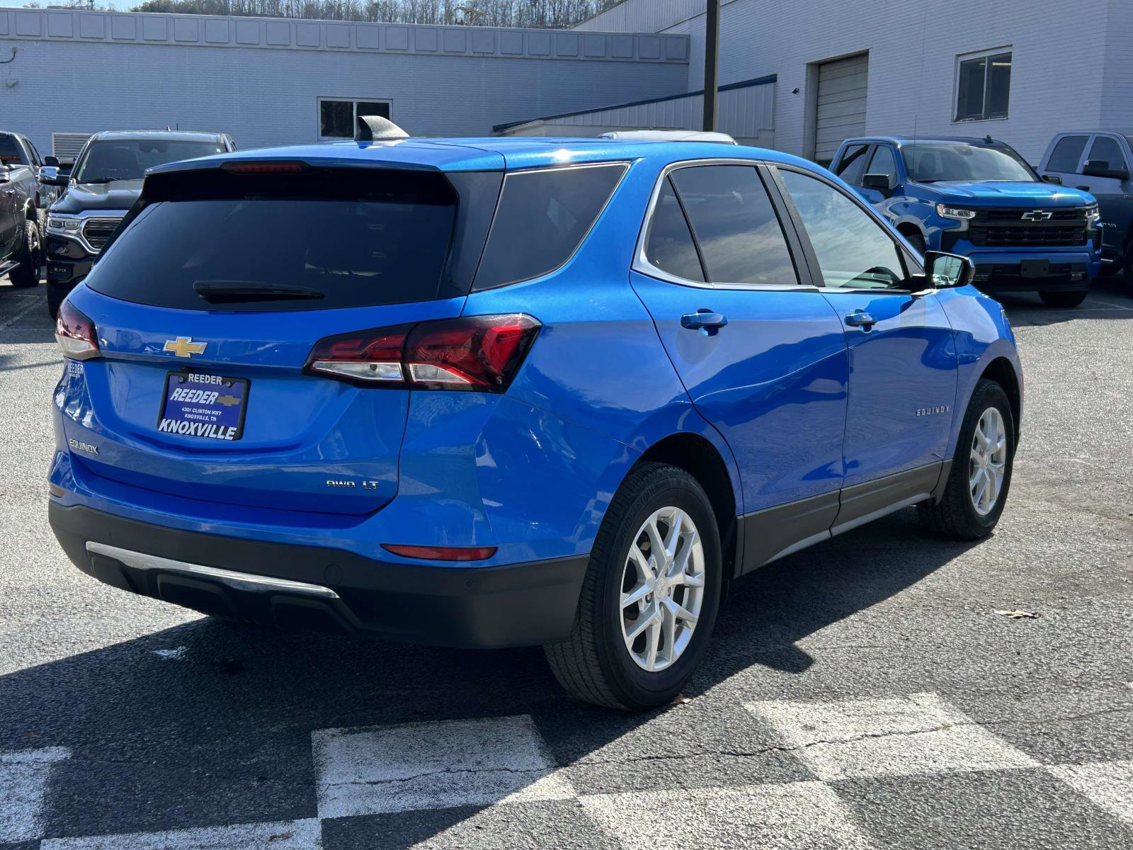 Used 2024 Chevrolet Equinox LT image 3
