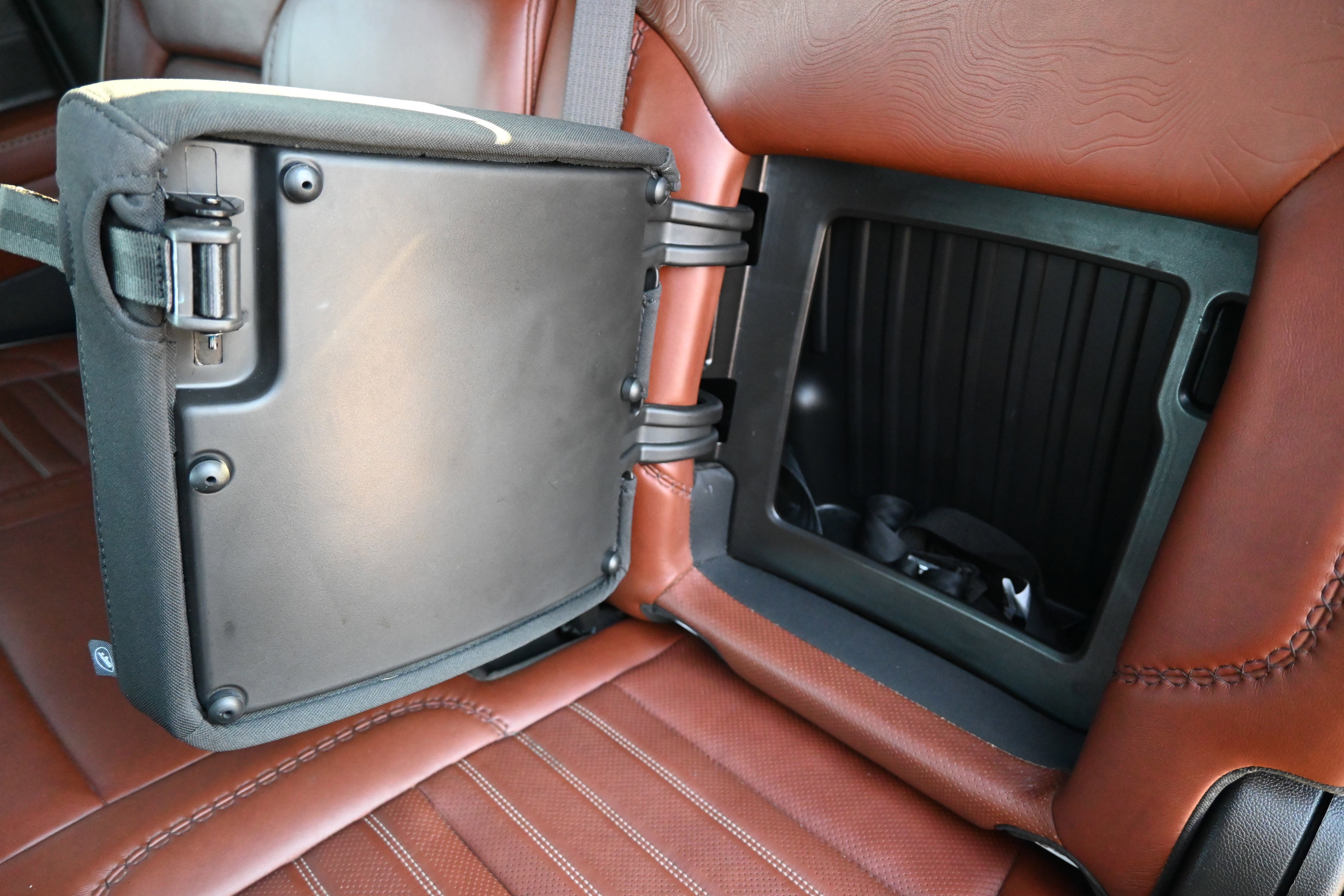 Used 2024 GMC Sierra 3500 Denali Ultimate AWD/4WD image 32