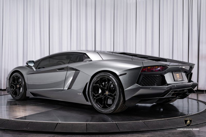Used 2012 Lamborghini Aventador LP 700-4 image 16