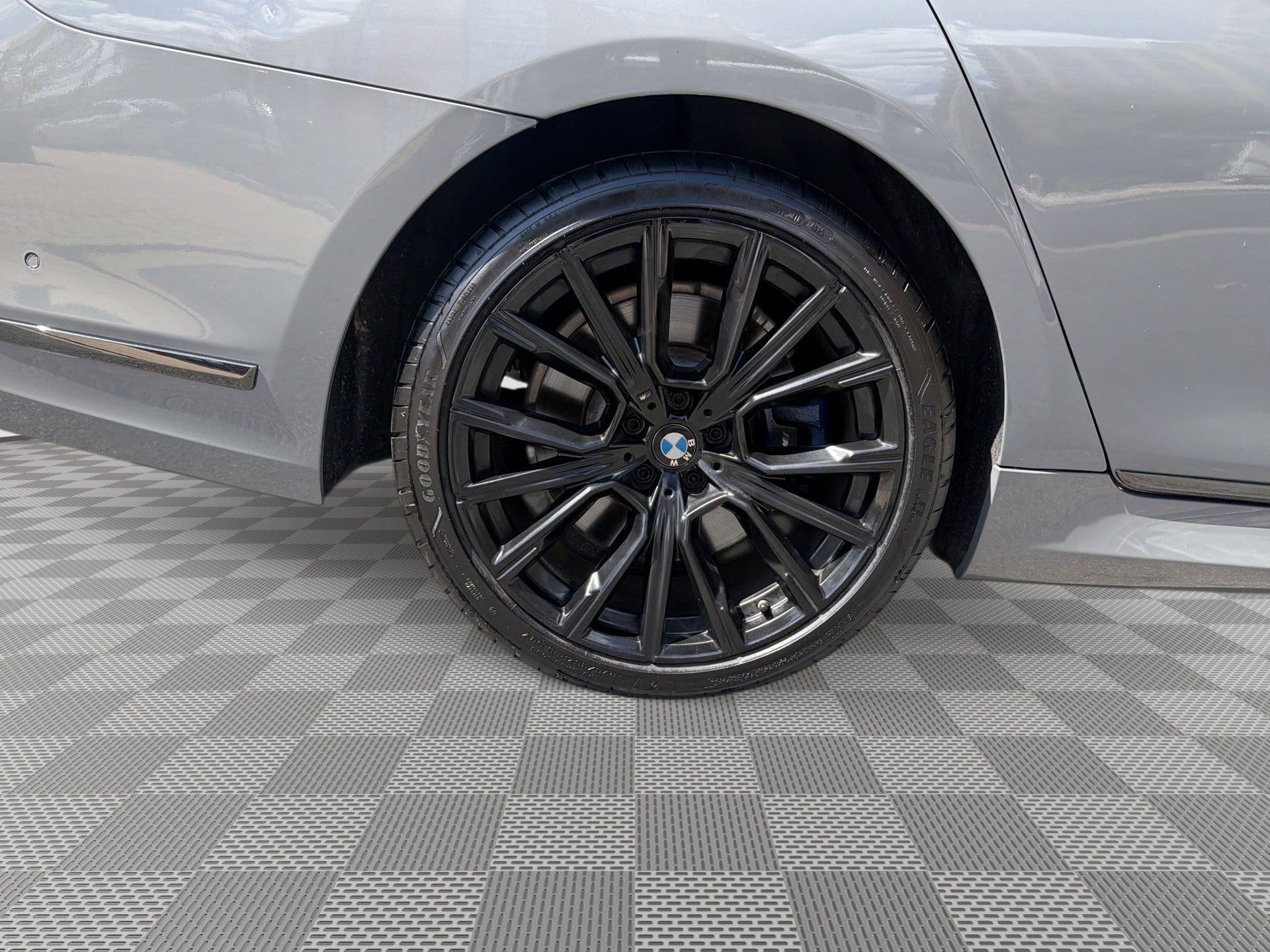 Used 2021 BMW 750i xDrive w/ Executive Package AWD/4WD image 40