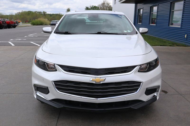 Used 2016 Chevrolet Malibu Premier w/ Driver Confidence Package II FWD image 4