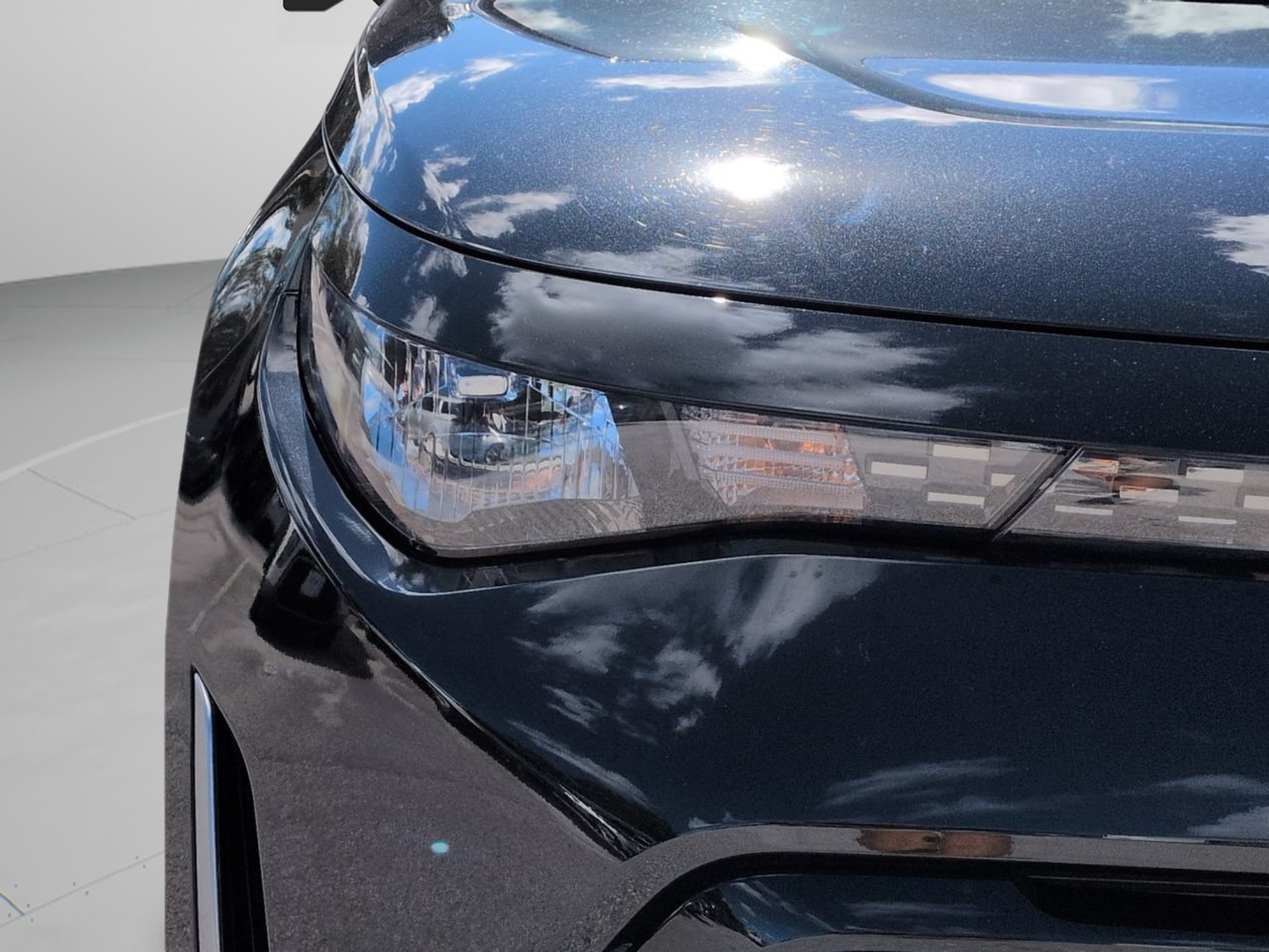 Certified 2025 Kia Soul GT-Line FWD image 12