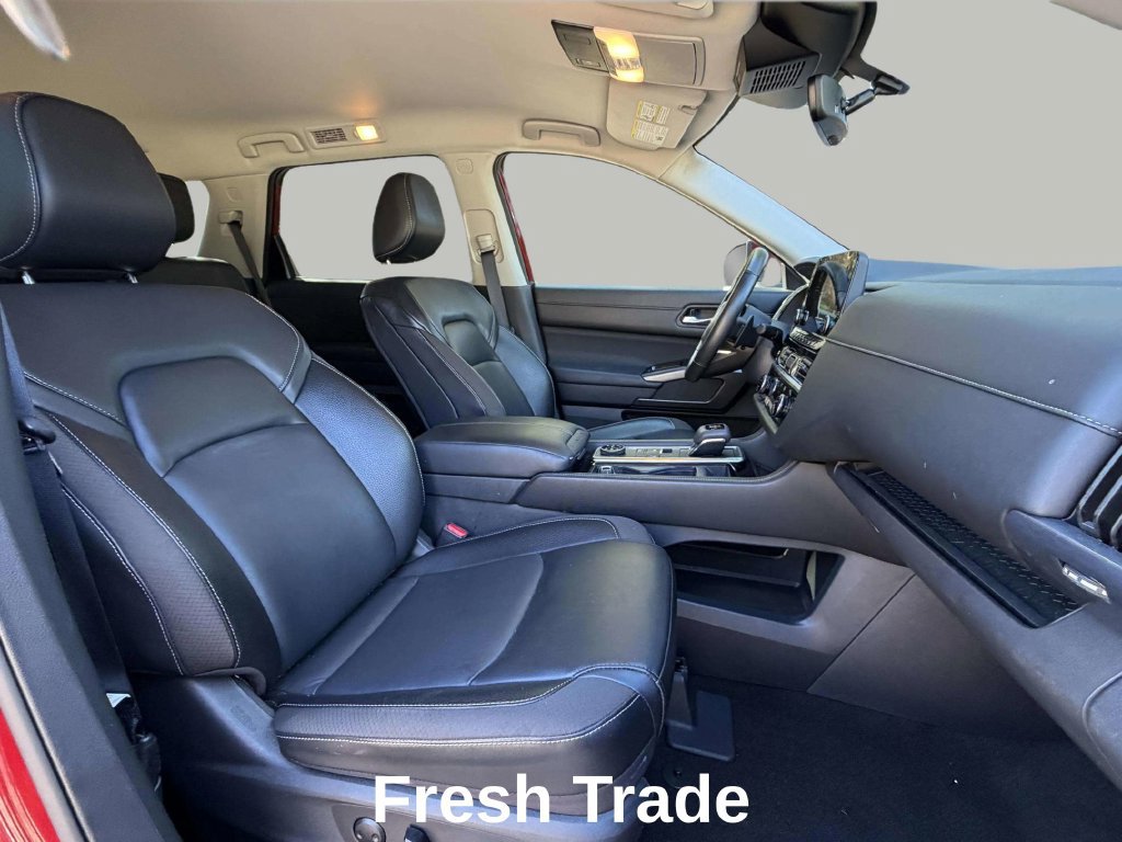 Used 2024 Nissan Pathfinder SL AWD/4WD image 11