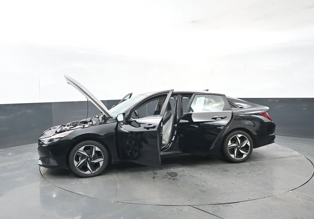 Used 2022 Hyundai Elantra Limited image 31