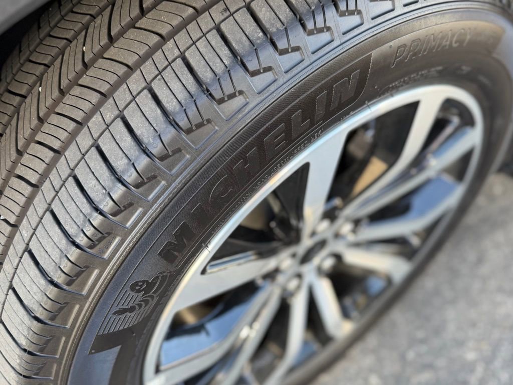 Used 2025 Ford Explorer ST-Line w/ Premium Package image 13