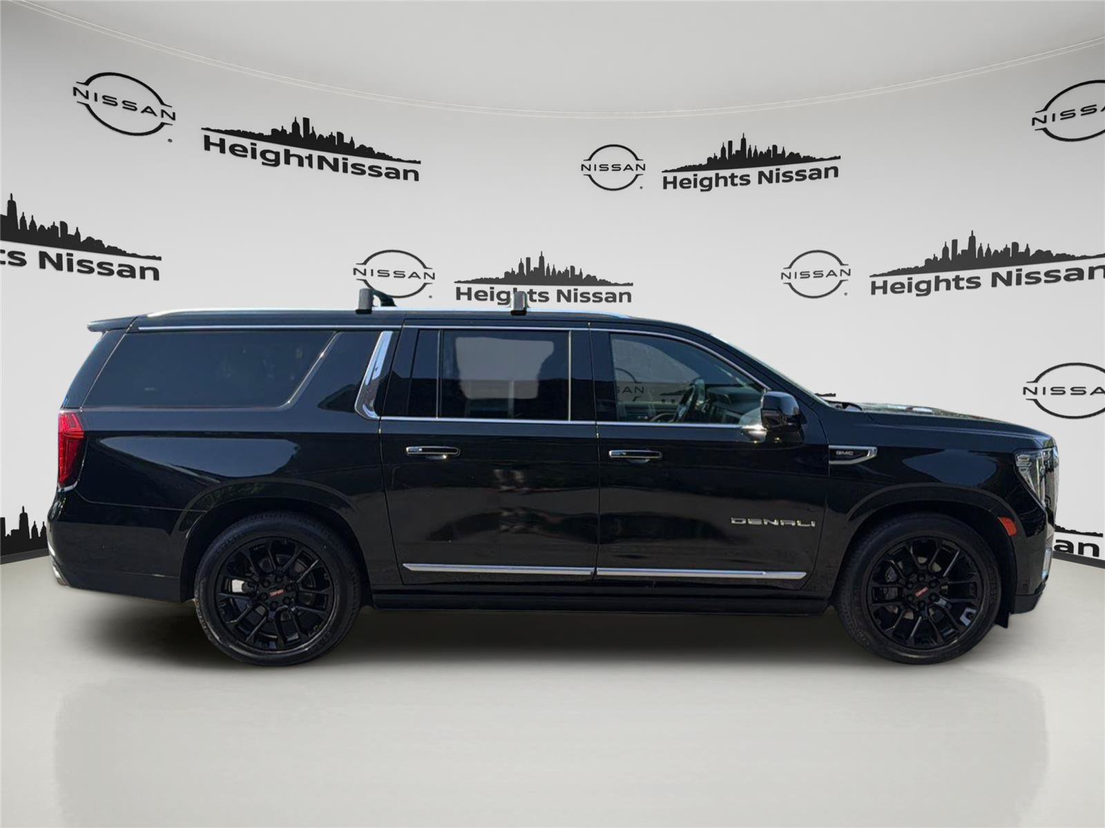 Used 2023 GMC Yukon XL Denali w/ Denali Reserve Package AWD/4WD image 6