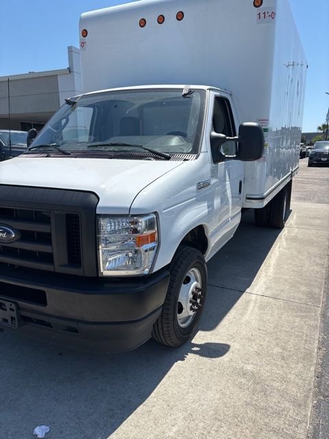 Used 2024 Ford E-350 and Econoline 350 Super Duty w/ Power Windows & Locks Group RWD image 6
