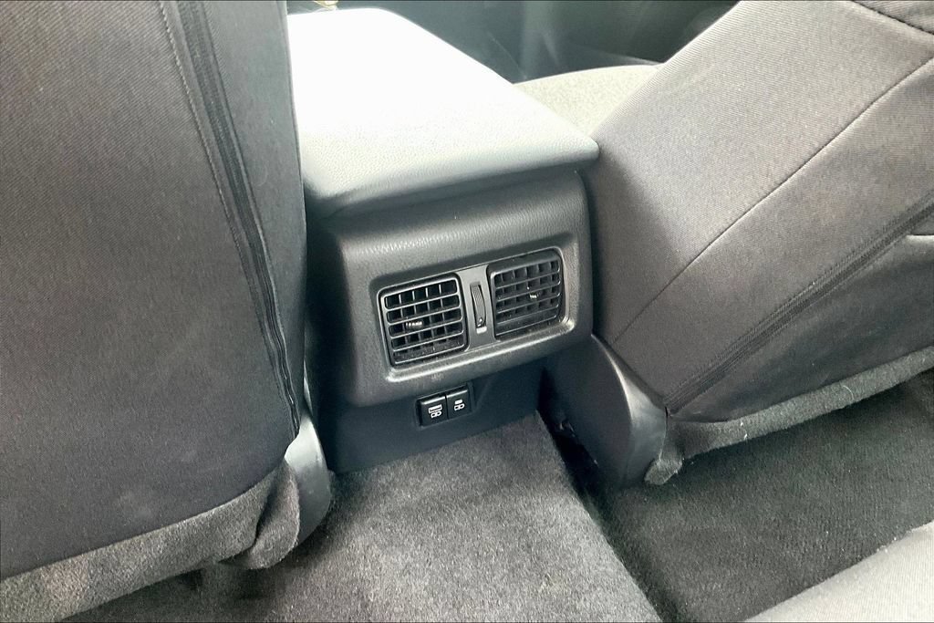 Used 2025 Toyota Camry LE FWD image 10