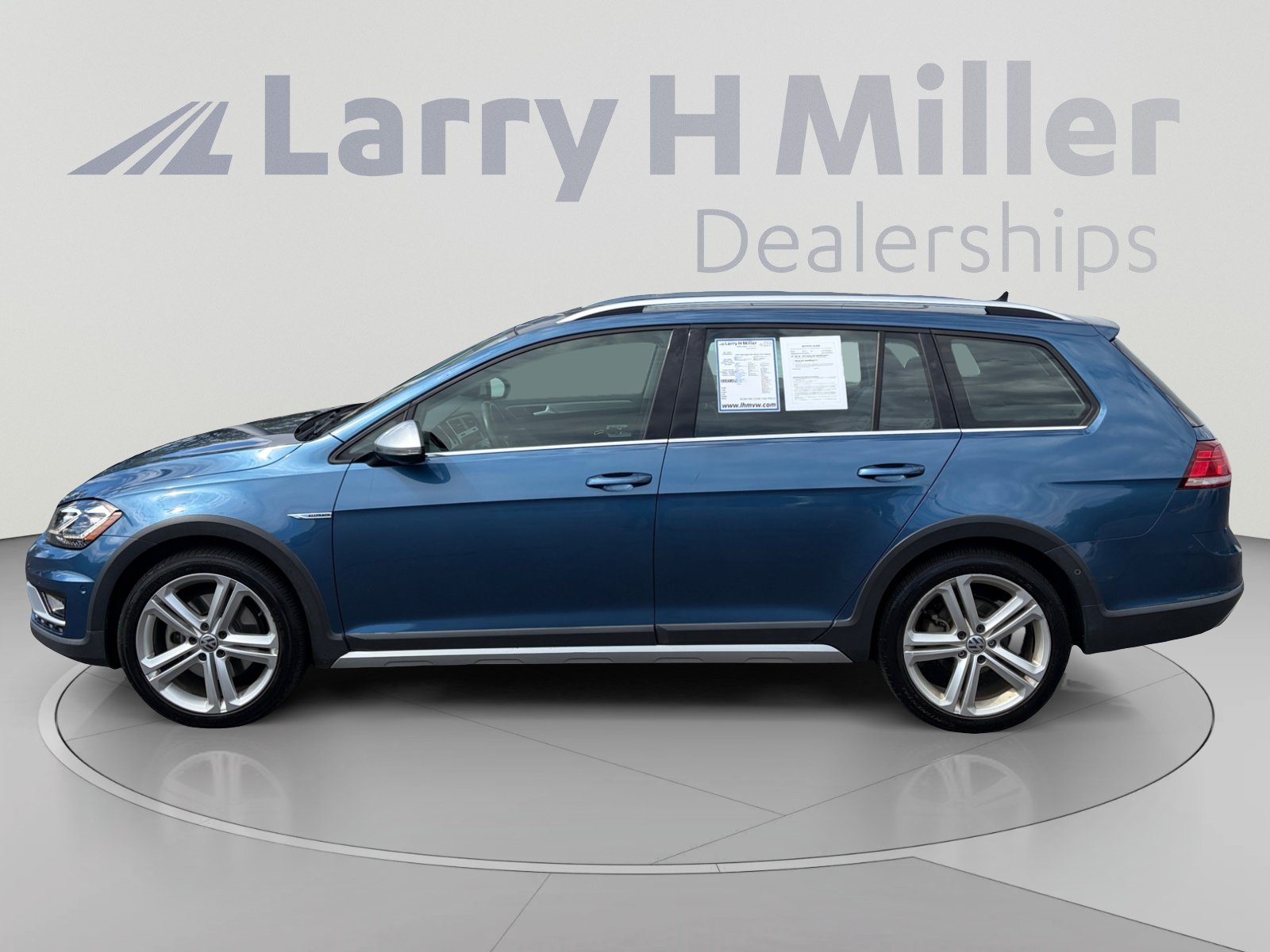 Used 2019 Volkswagen Golf Alltrack AWD/4WD image 2