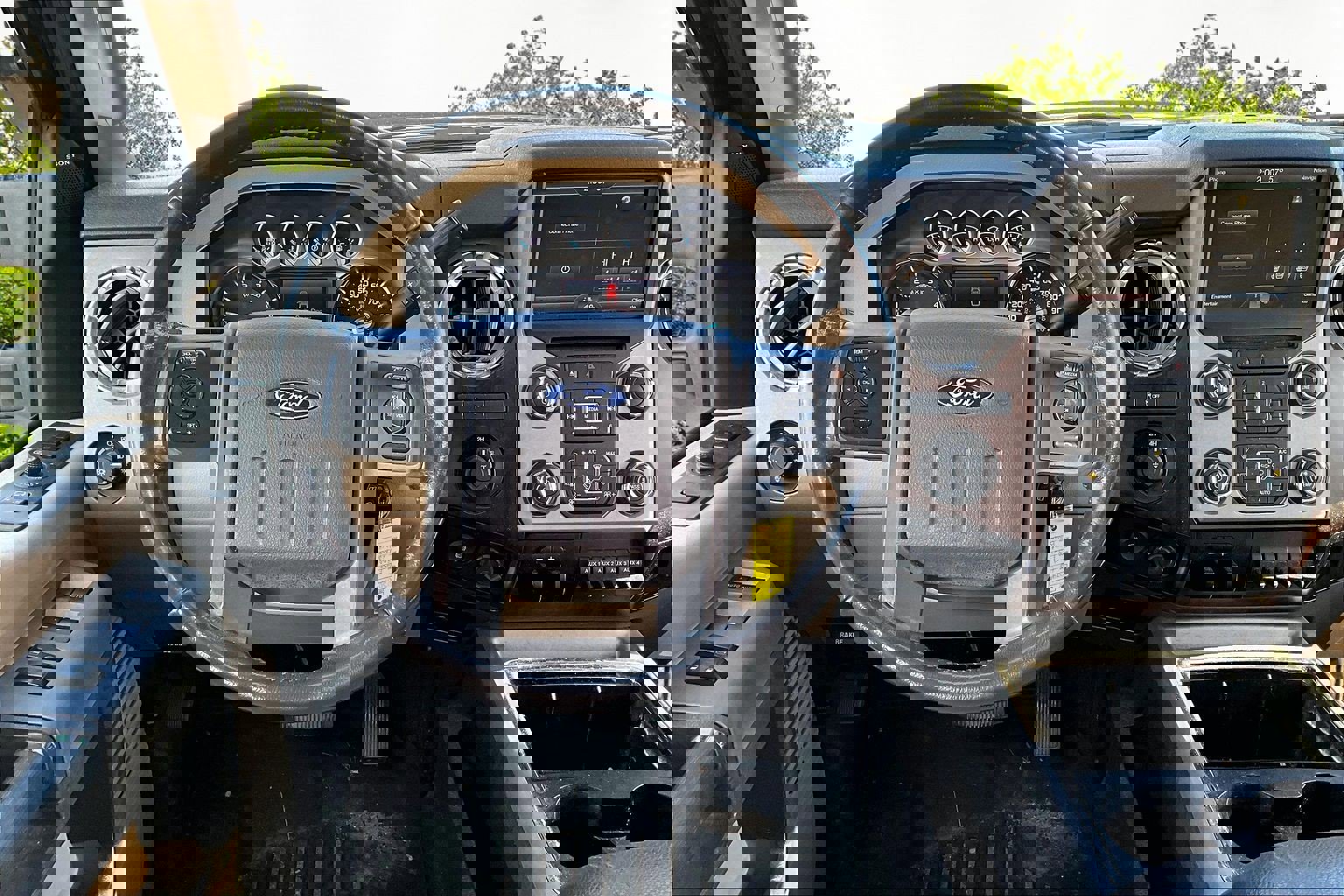 Used 2016 Ford F350 Lariat w/ Lariat Ultimate Package image 5