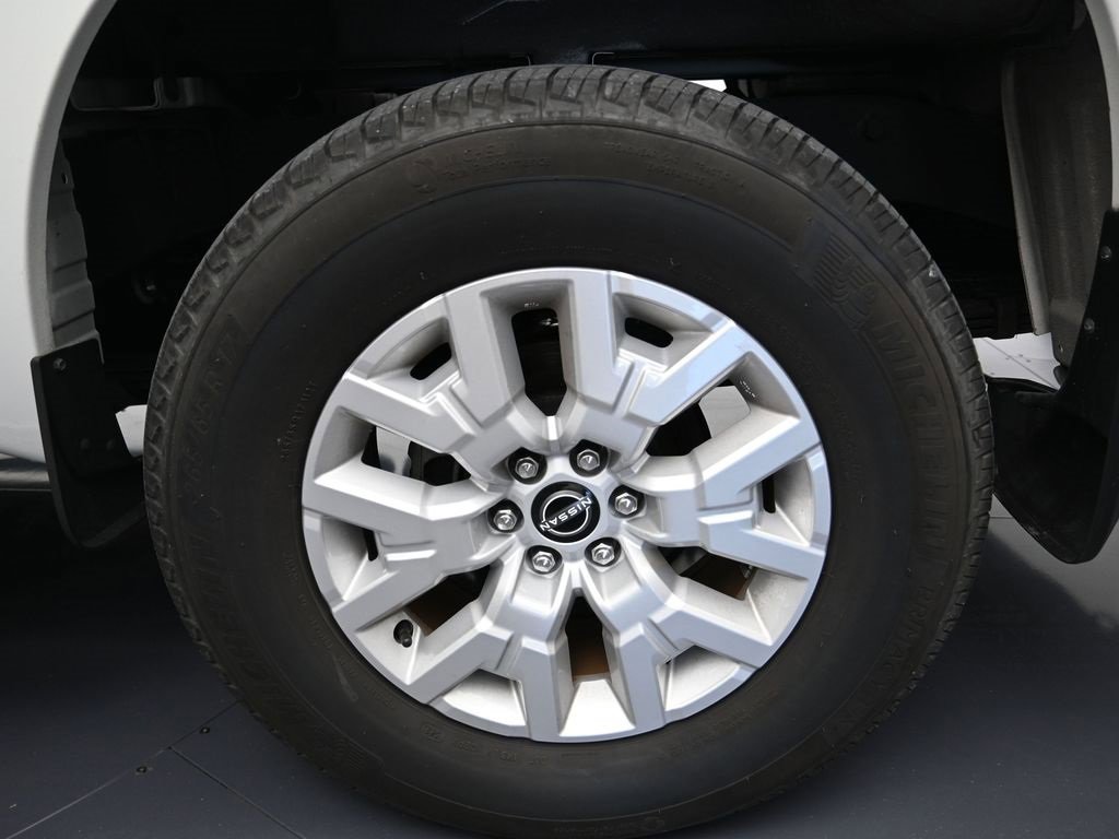 Used 2022 Nissan Frontier SV w/ Technology Package image 24