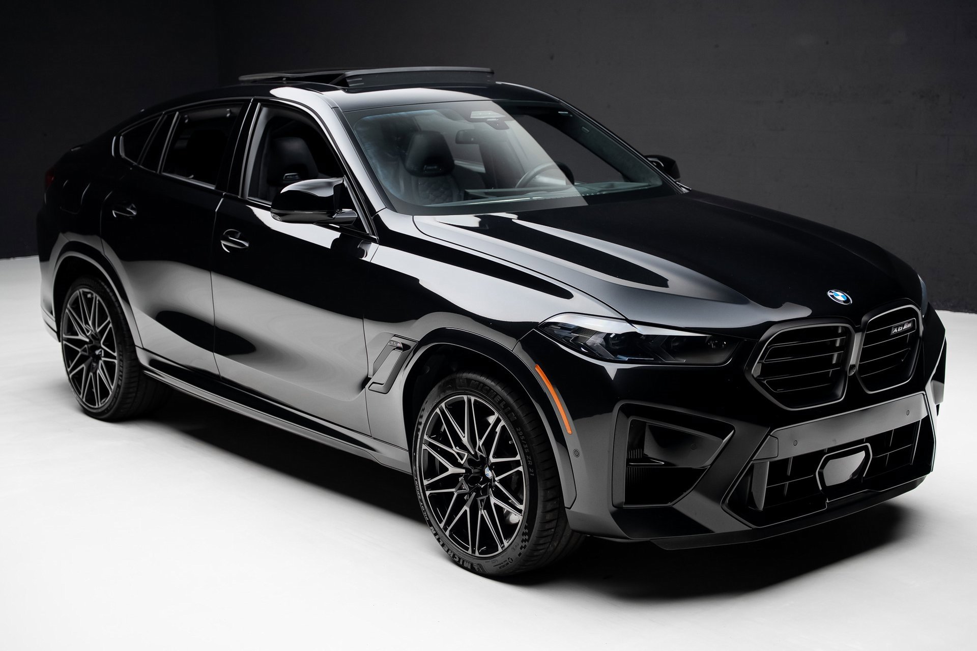 Used 2024 BMW X6 M Competition image 41