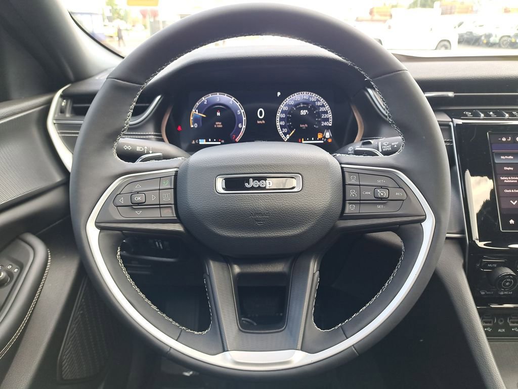 Used 2023 Jeep Grand Cherokee Altitude image 19