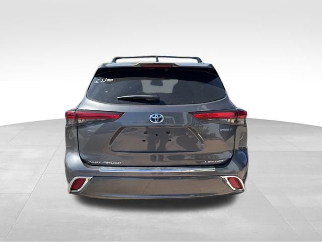 Used 2023 Toyota Highlander Limited image 4