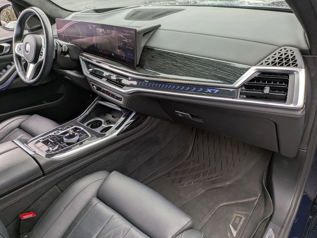 Used 2023 BMW X7 xDrive40i w/ Executive Package image 27
