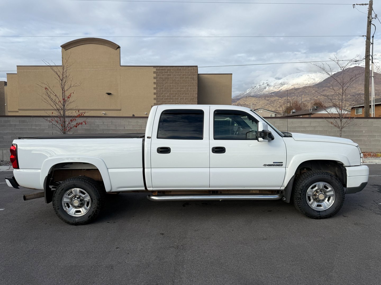 Used 2007 Chevrolet Silverado 2500 LT w/ Heavy-Duty Power Package image 9