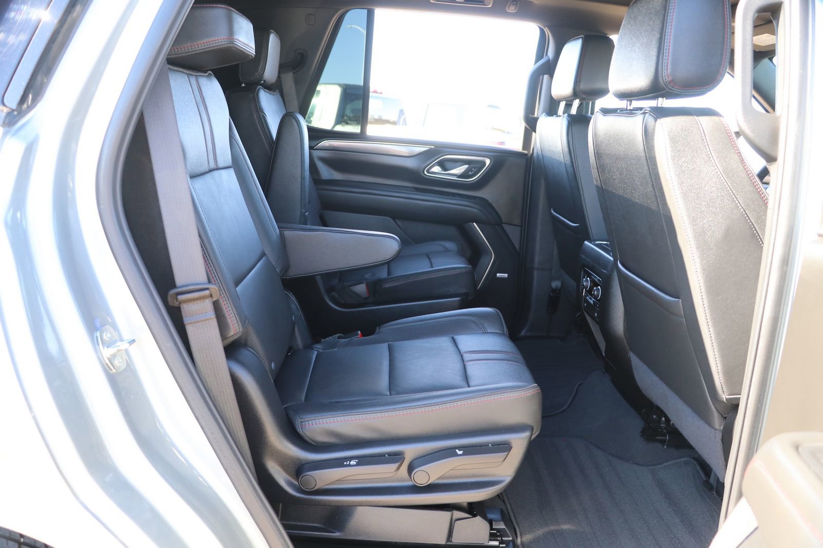 Used 2024 Chevrolet Tahoe RST w/ Luxury Package image 31