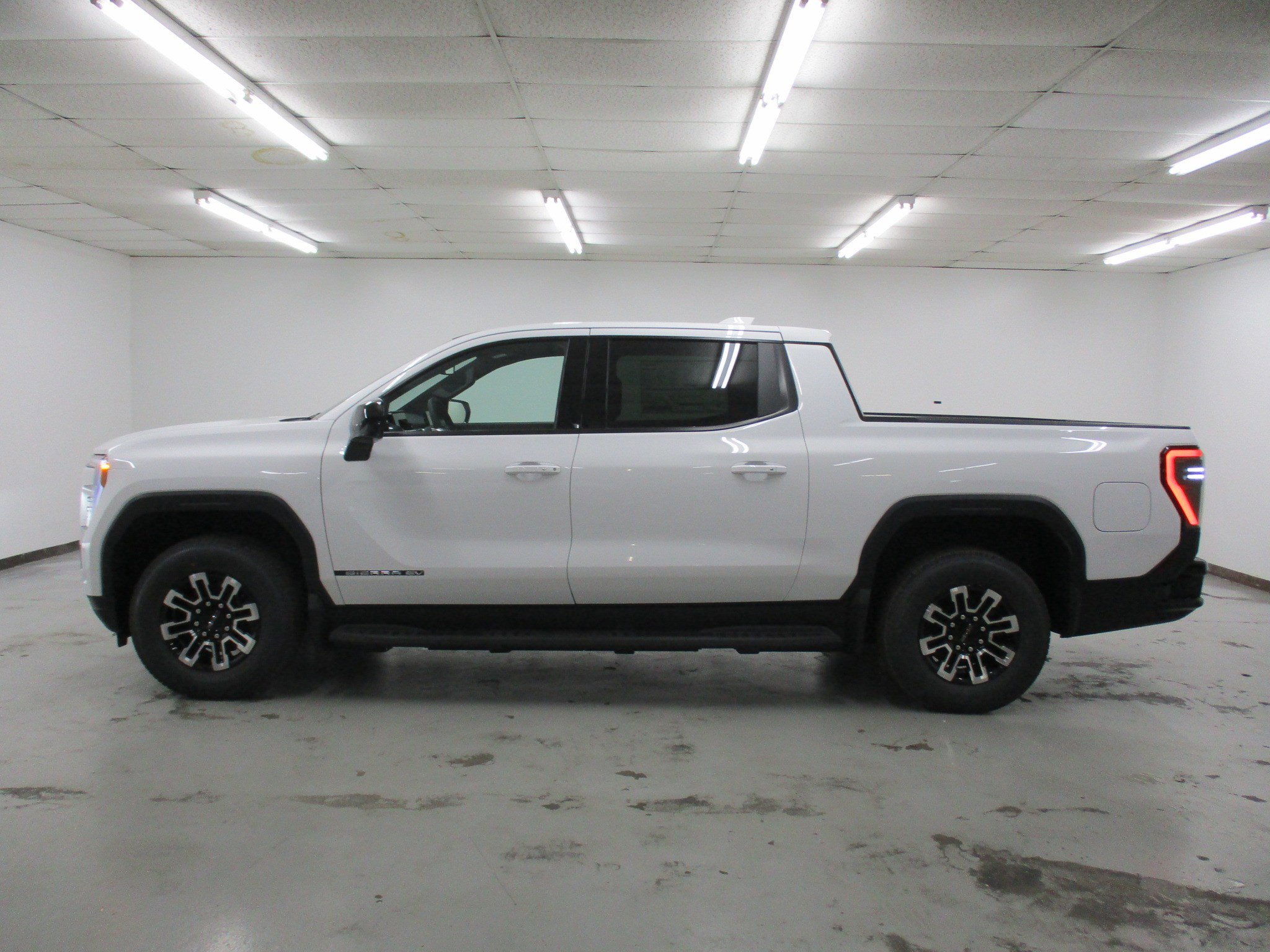 New 2026 GMC Sierra EV Elevation image 2