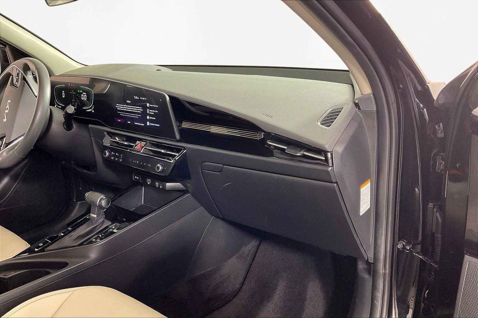 Used 2024 Kia Niro EX image 26