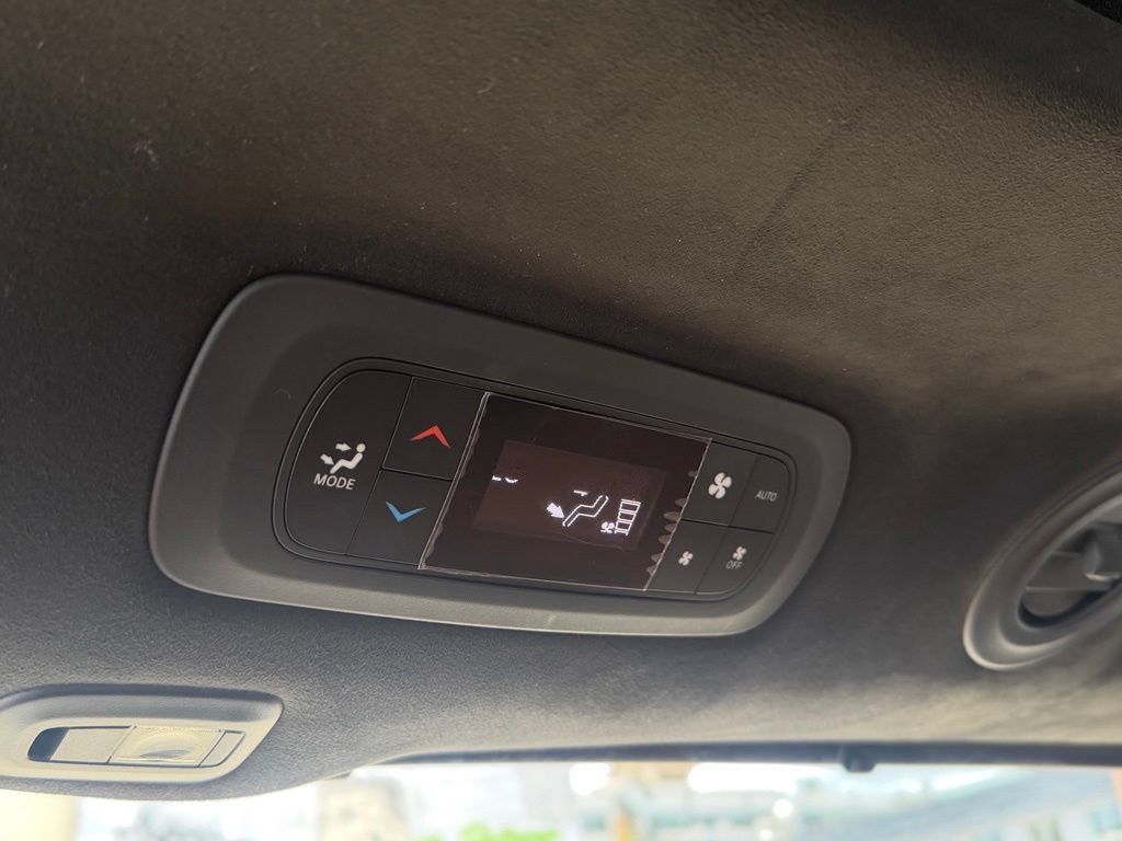Used 2021 Chrysler Pacifica Pinnacle FWD image 22